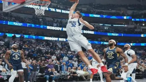 广东东阳光在CBA常规赛中战胜四川丰谷酒业